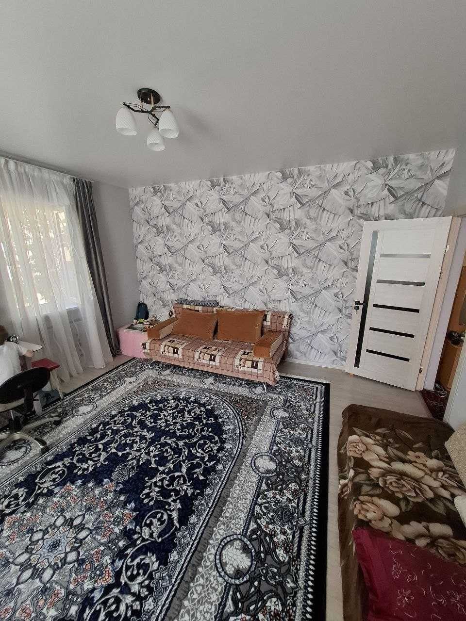 Yunusabad 6 kvartal 1 xona 43² 2 etaj sotiladi