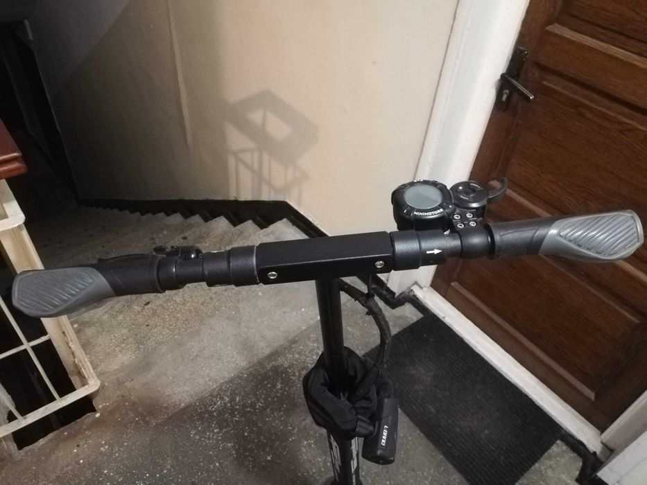 Trotinetă electric Speedway Leger Lite cu acumulator defect