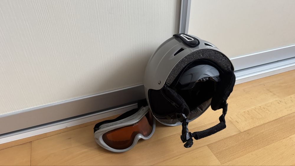 Casca ski snowboard Giro 49 52 cm reglabila cu ochelari copii juniori