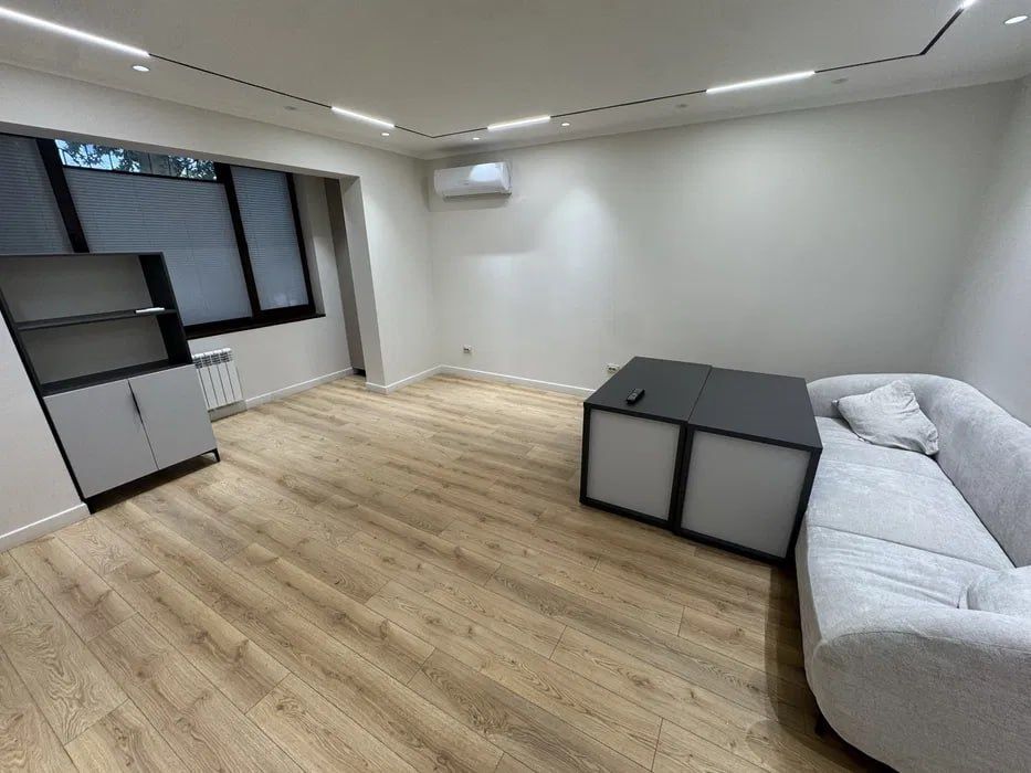 М.Ойбек 85м2 помещение с мебелью