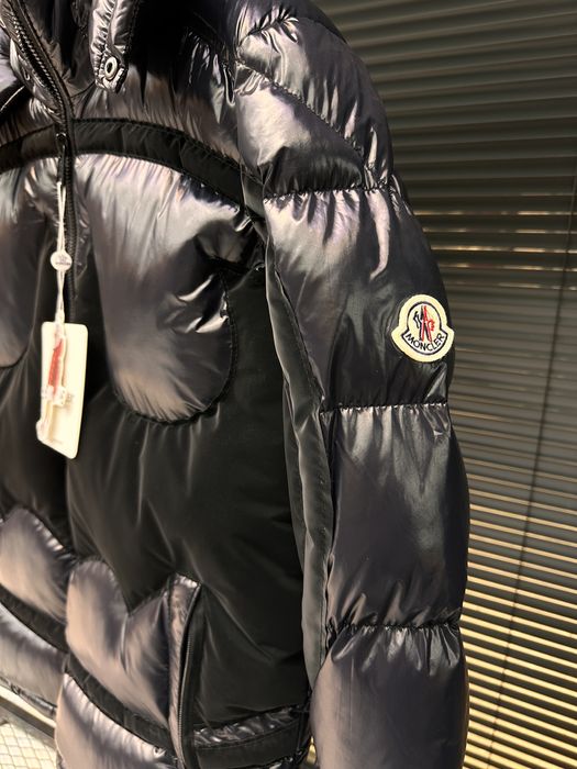 Geaca M.o.n.c.l.e.r cu NFC