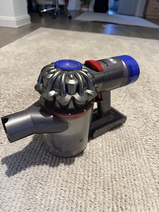 Corp dyson v8 + accesorii