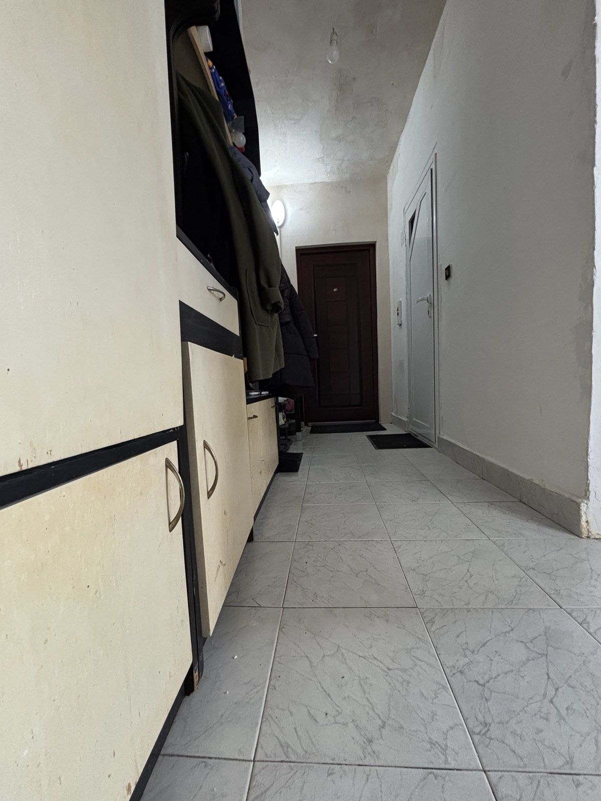 Продава се двустаен апартамент 64кв.м