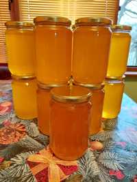 Продавам натурален пчелен мед