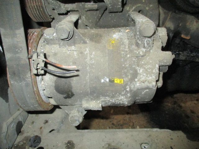Compresor aer conditionat clima Renault Laguna 2 motor 1,9 DCI