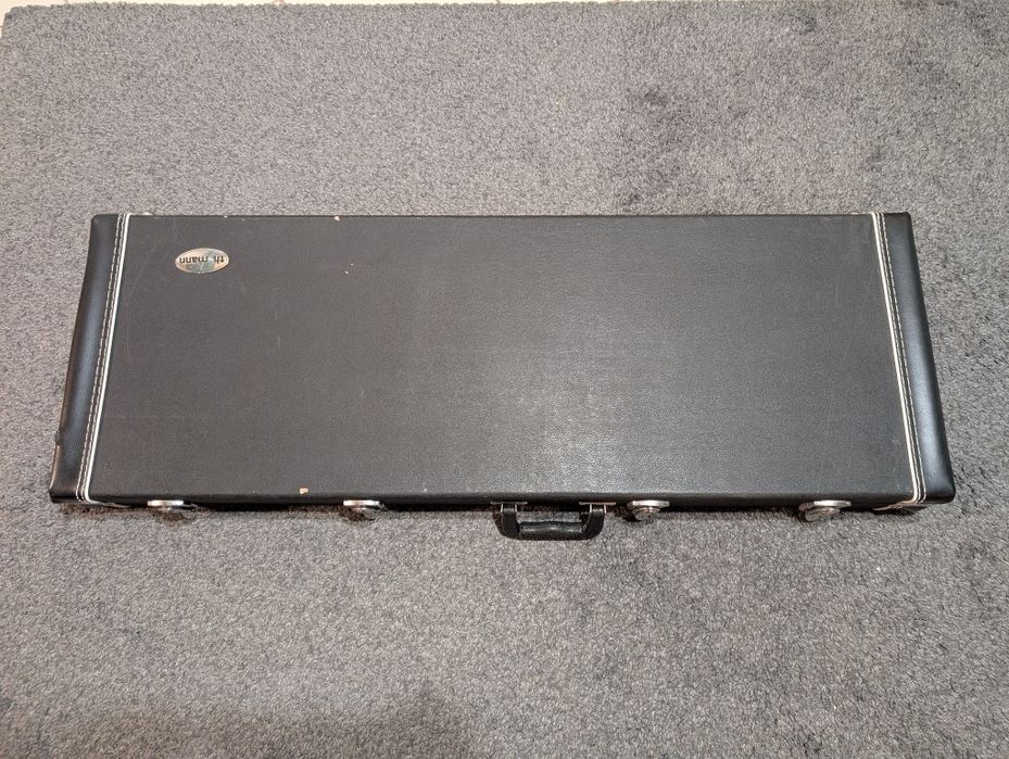 Твърд кейс - куфар - за електрическа китара