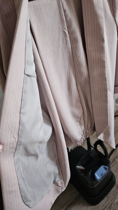 Брючный женский костюм 46 размера