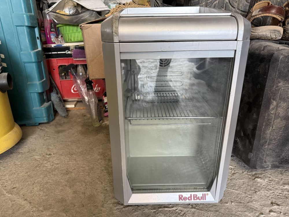 * Red Bull барный мини холодильник компрессорный