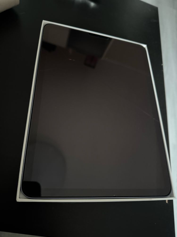 Apple ipad air 5 (2022)- purple