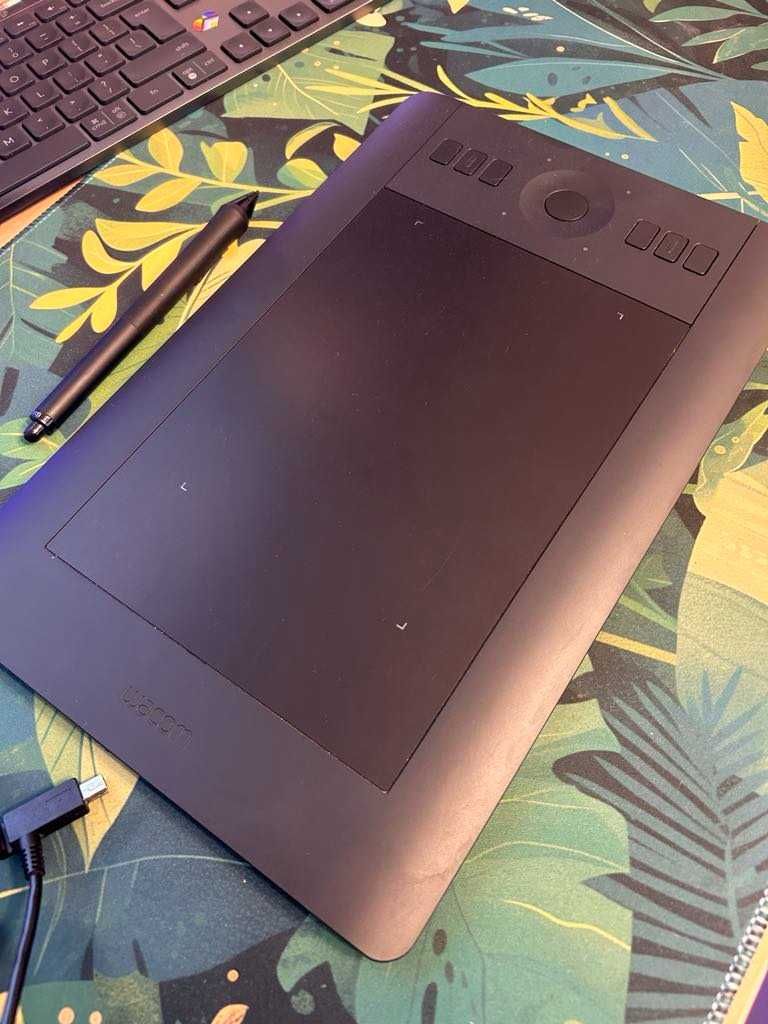 Tableta grafica Wacom Intuos Pro S