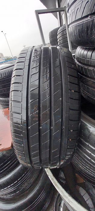 215 55 R17 Goodyear trecker 2