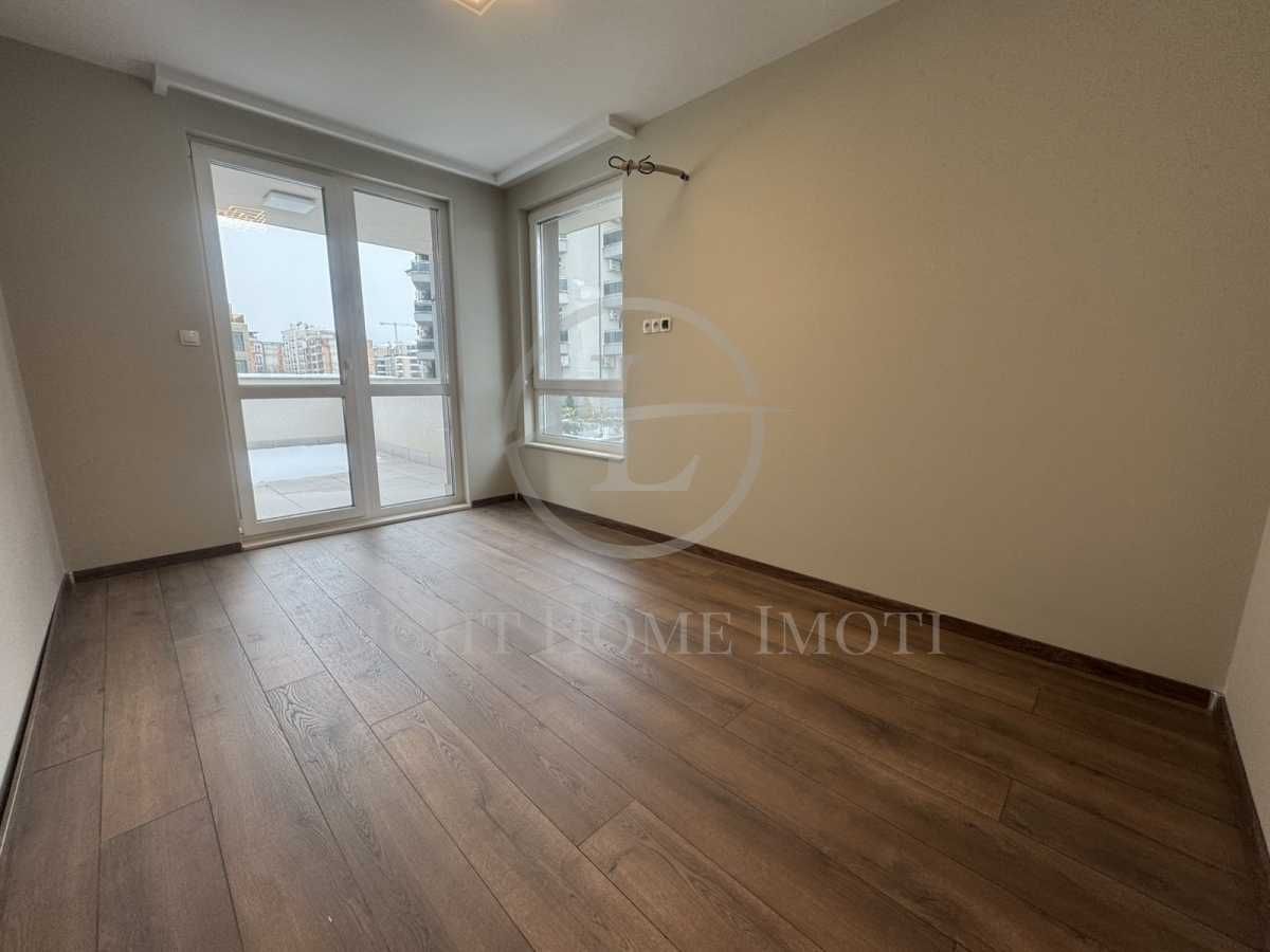 Продава се Тристаен апартамент в Пловдив, Христо Смирненски - 136 кв.м за 1434 €/кв.м - Снимка #5