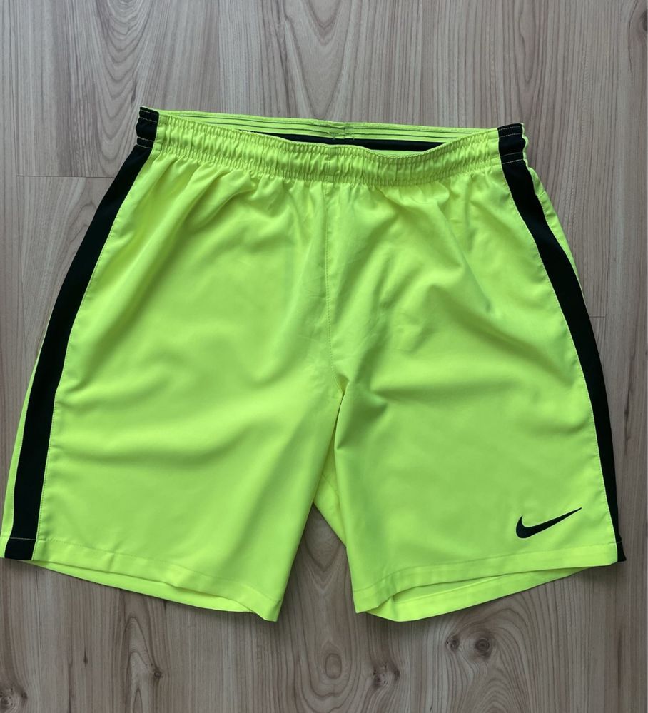 NIKE/мъжки спортен къс панталон L