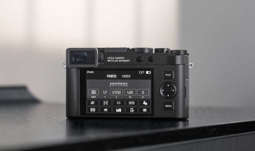 Aparat Foto Compact Leica D-LUX 8 +Summilux 10.9–34mm F1.7-2.8 SIGILAT