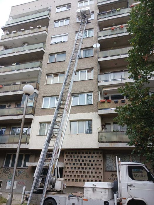 Товарна автовишка , Мобилен хаспел , Мебелен асансьор