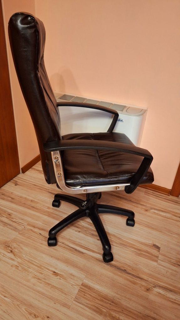 #Директорски стол #мениджърски стол #президентски стол #кожен стол #оф