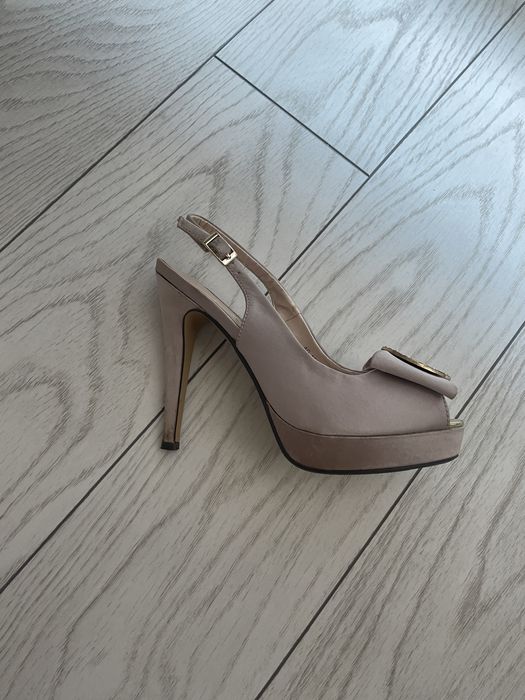 Обувки на ток