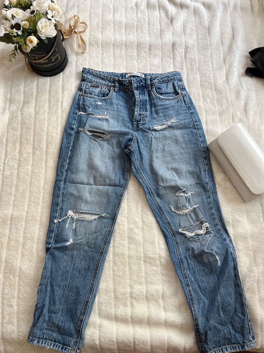 Накъсани дънки страдивариус