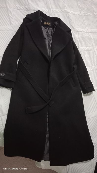 Продам женское пальто и парка черная