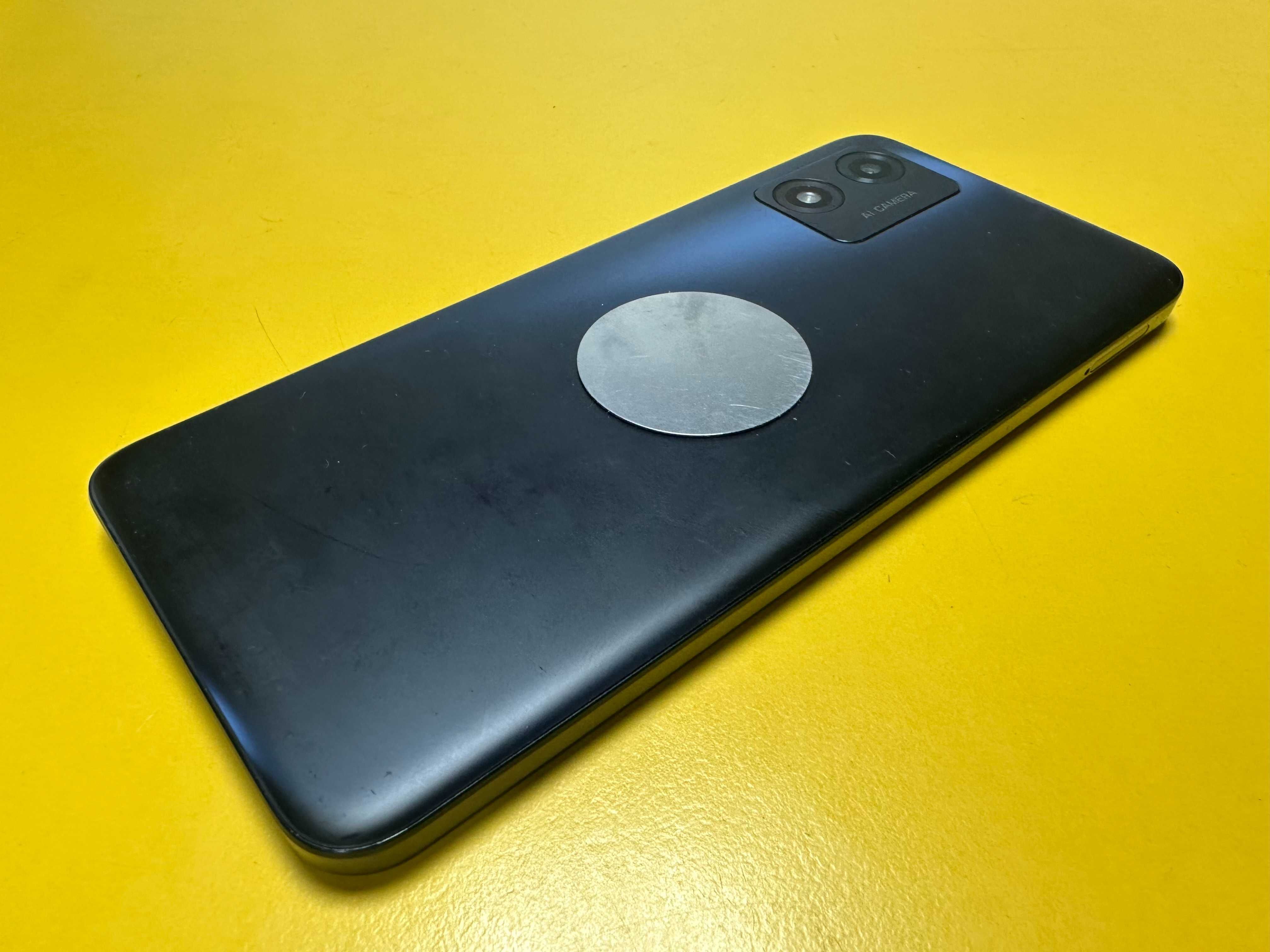 Смартфон Motorola Moto e13, 64GB, 2GB RAM, 4G, Cosmic Black