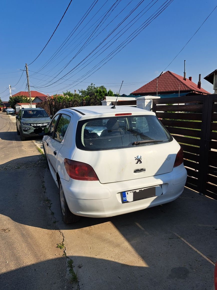 Vând Peugeot 307 1.6 benzină 3000 lei