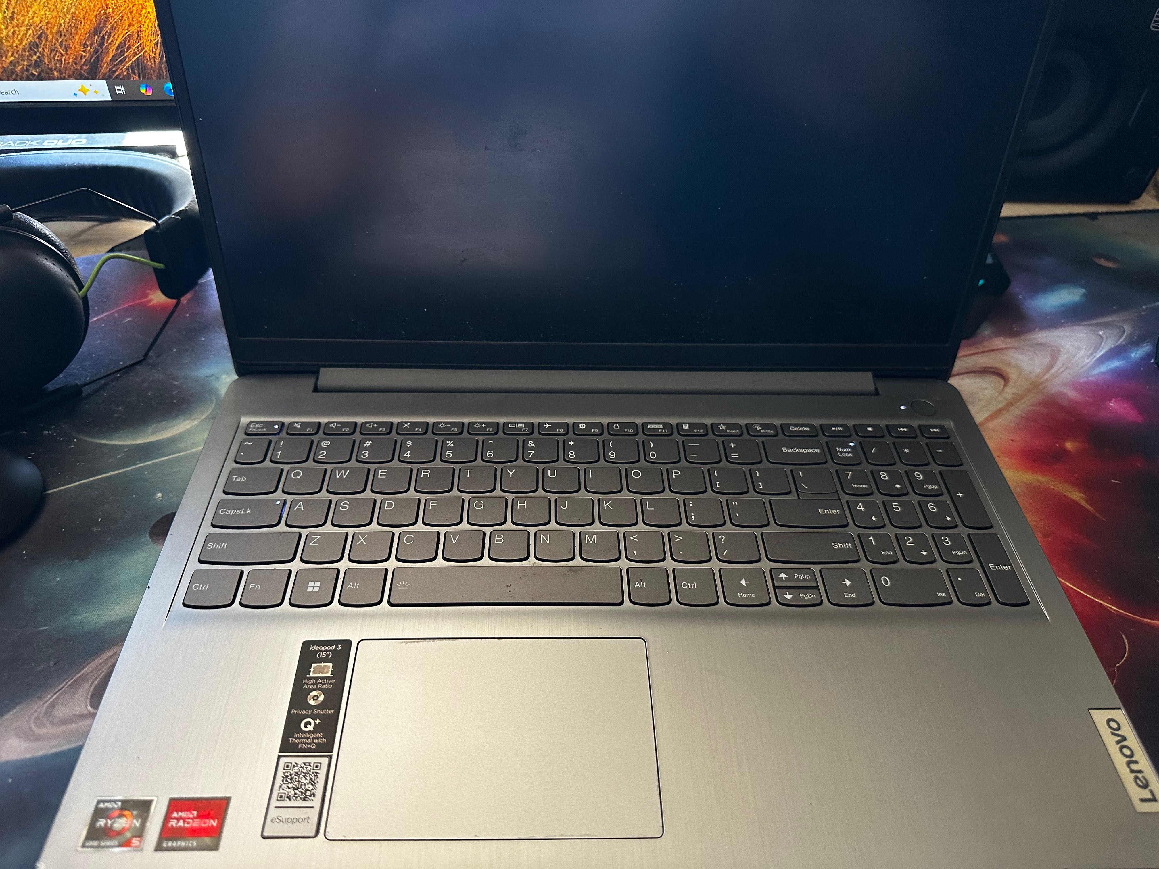 Lenovo IdeaPad 3 15ALC6 - Defect