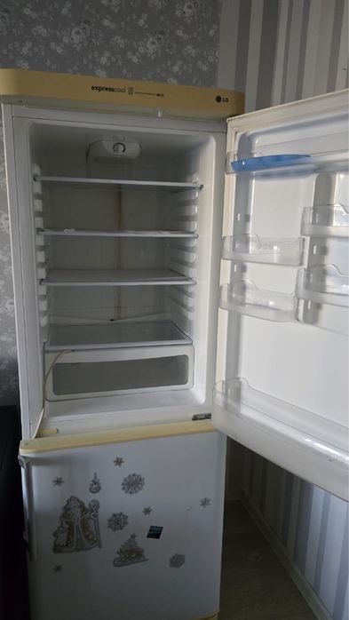 Холодильник б/у в хорошие руки