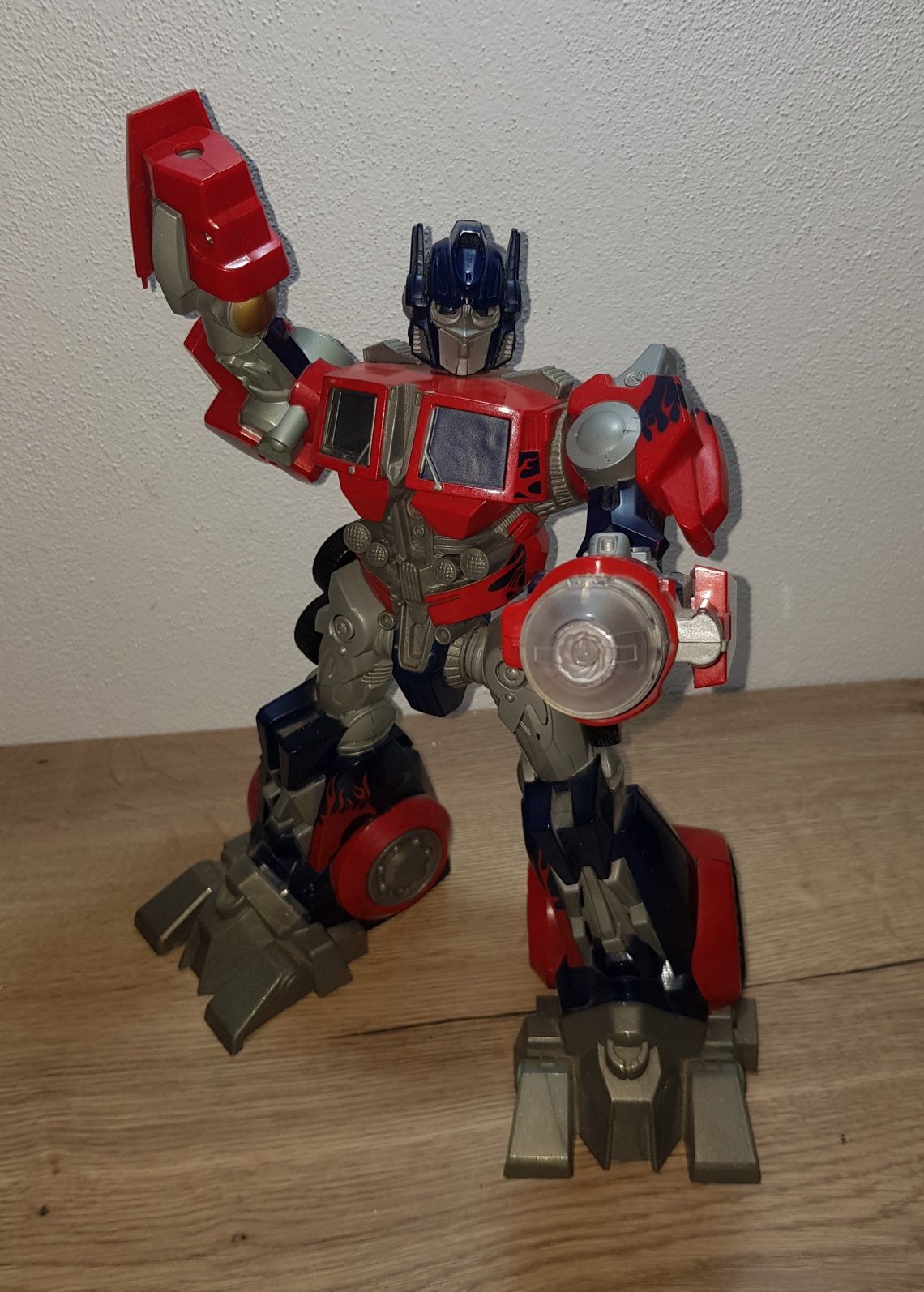Figurina Optimus Prime Transformers H: 28 cm, articulată Revenge