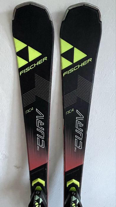Se vand Skiuri Ficher RC4