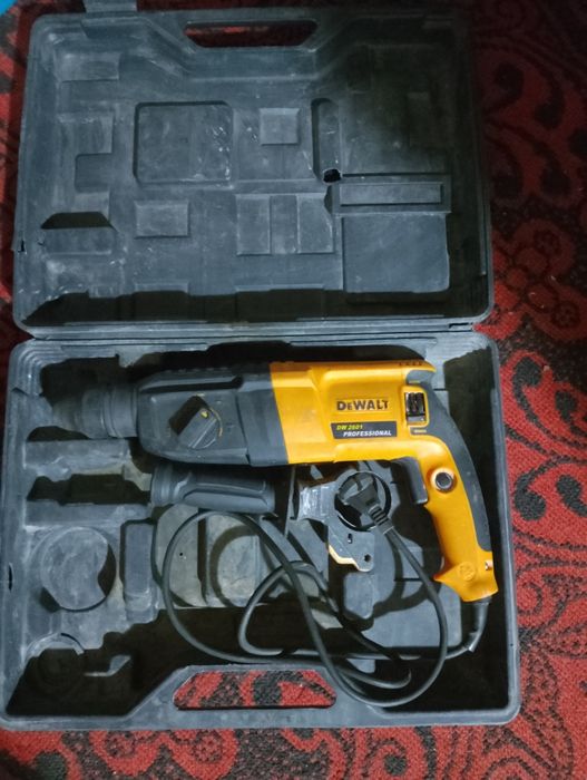 Продам перфоратор девальт