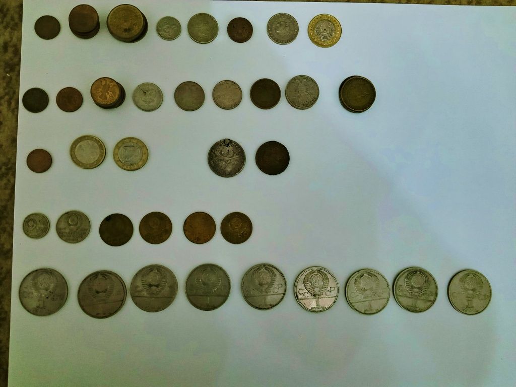 Банкноты, монеты разных  стран и  времён.
