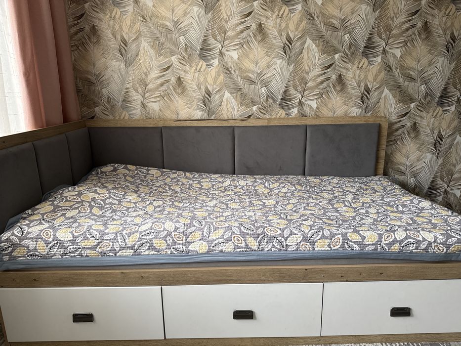 Кровать с ящиками