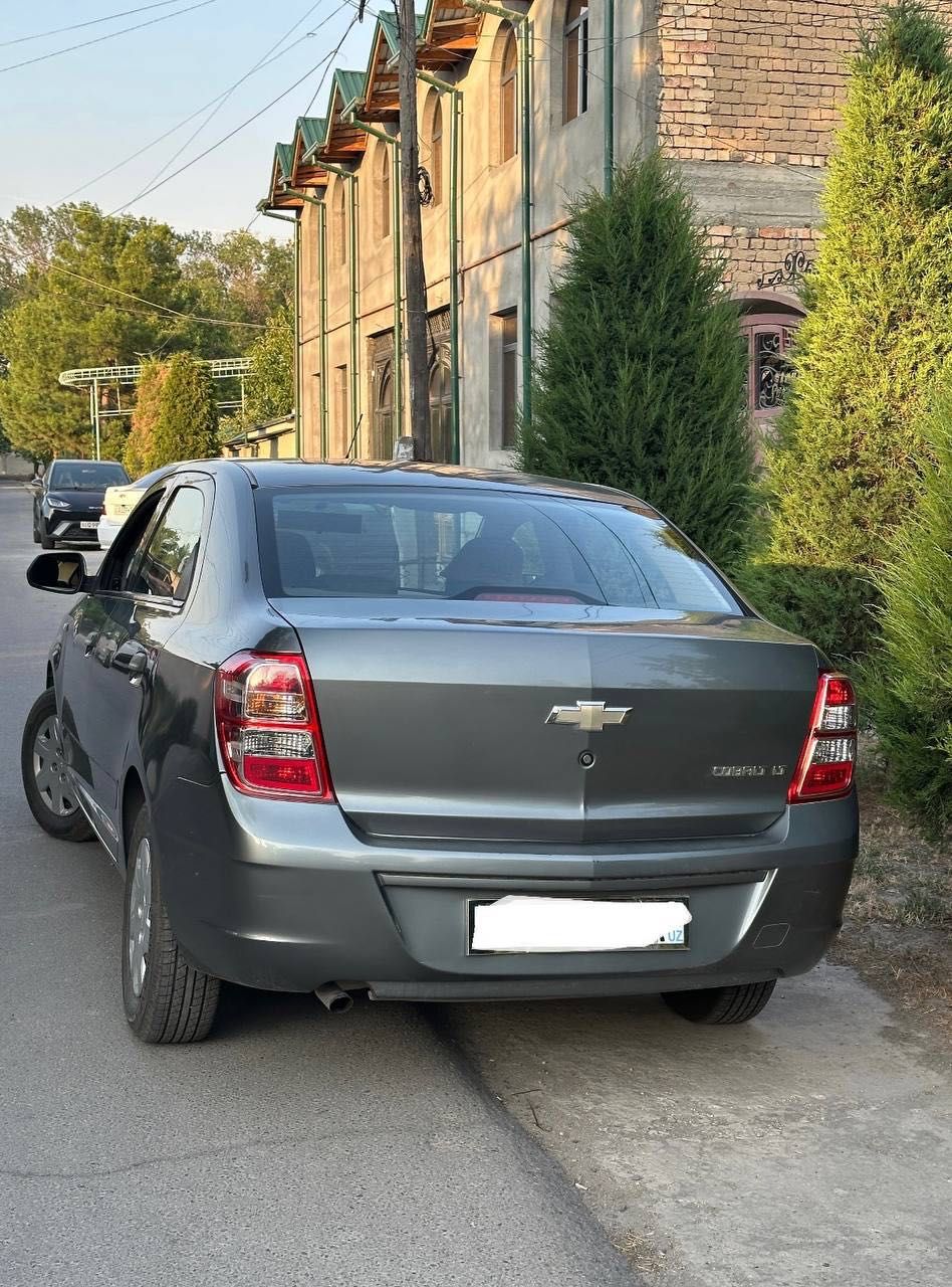 Продается автомобиль шевроле кобальт 2015 года пробег 109000 км