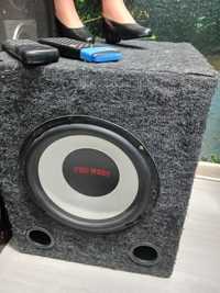 Subwoofer  la cutie de lemn