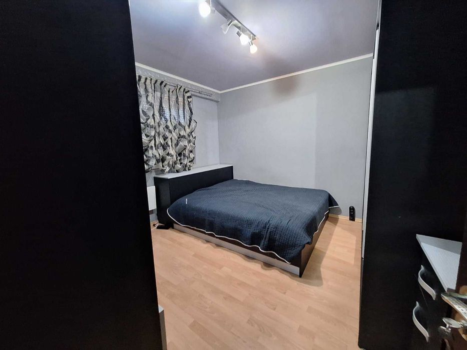 Продава 3 - стаен апартамент