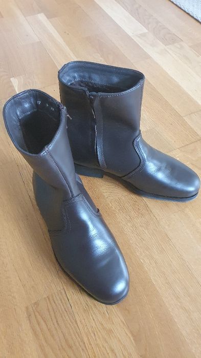 Ghete din piele maro imblaniti