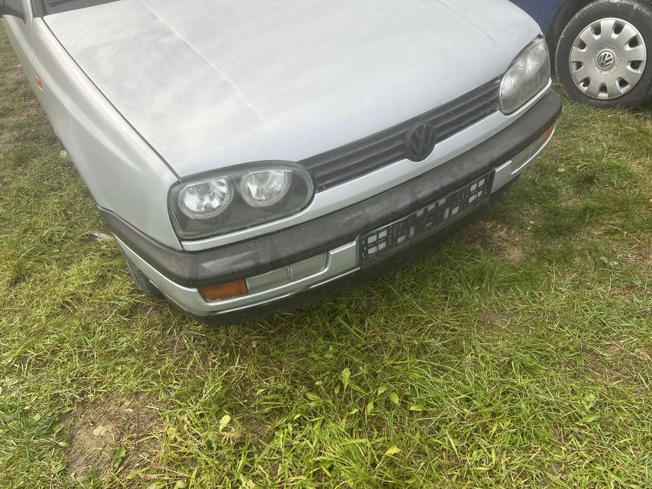 Bara fata! Capota motor, faruri vw golf 3 fab 1994