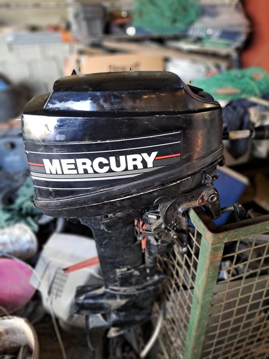 Vând motor barca Mercury 15 cai 2t