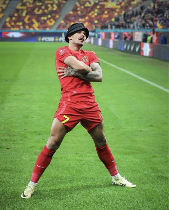 Vand ghetele de fotbal ale lui florinel coman