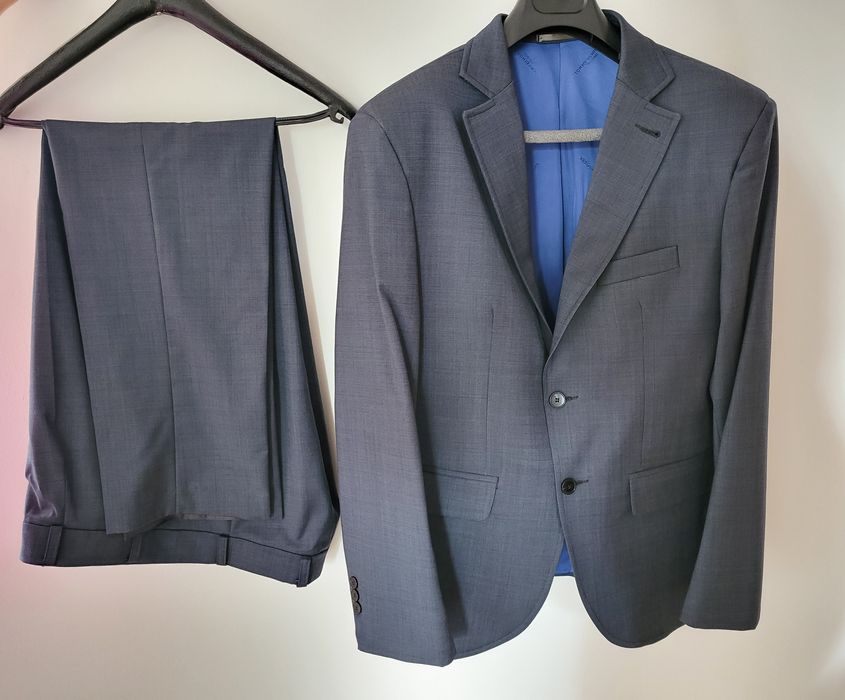 Vand costum bărbătesc.