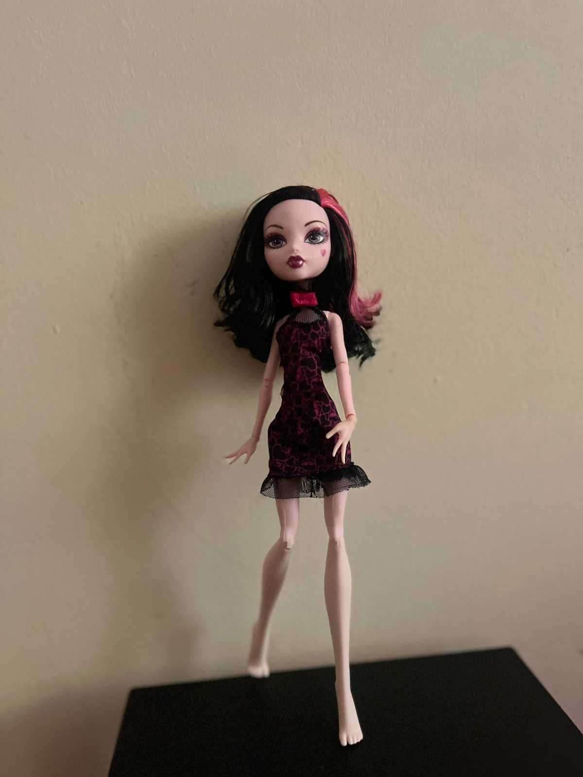 Draculaura Дракулора оригинална кукла Монстър Хай Monster High Mattel