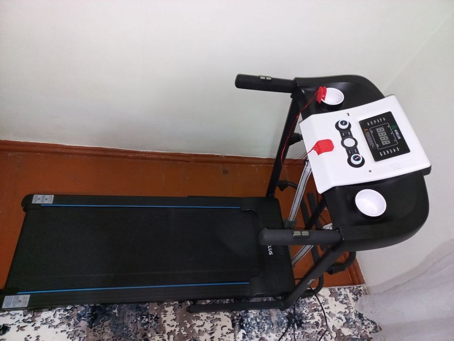 Беговая дорожка почти новая