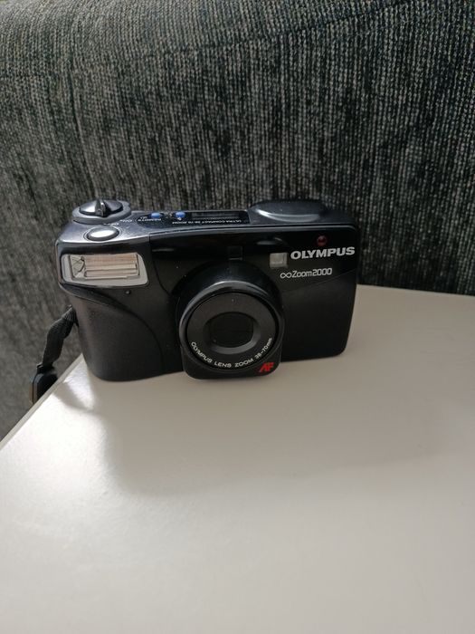 Плёночный фотоаппарат Olympus superzoom 2000