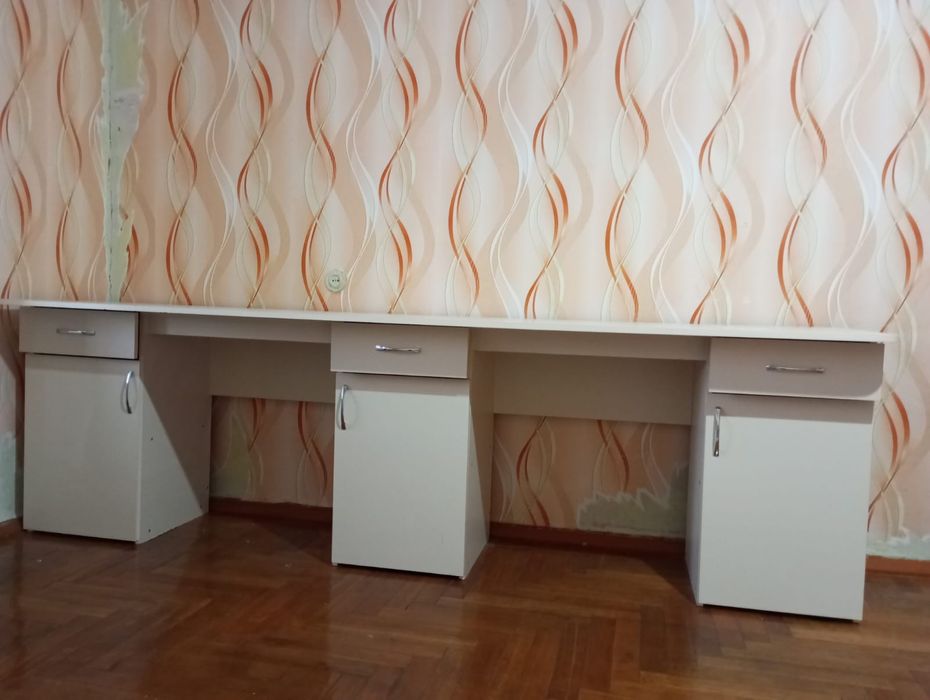 Продам стол для учебы