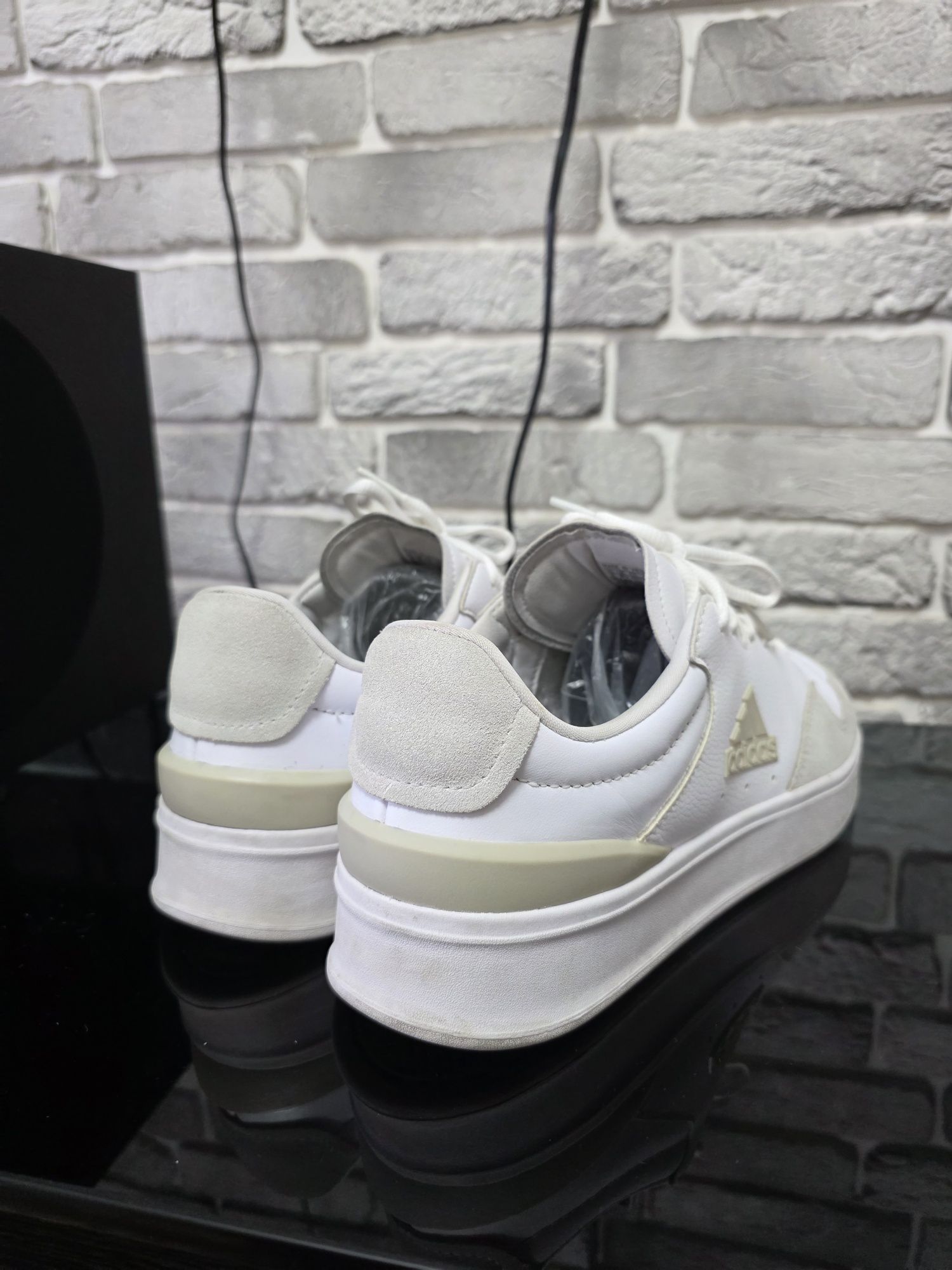 Оригинальные кроссы Adidas