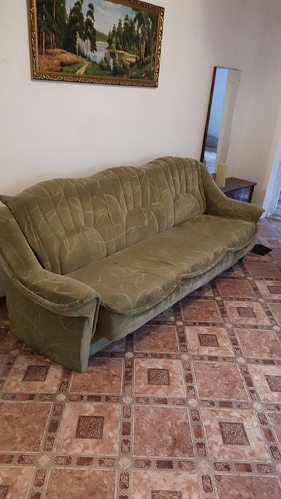 Диваны, кресла, столы тумбочки Есть Бесплатно