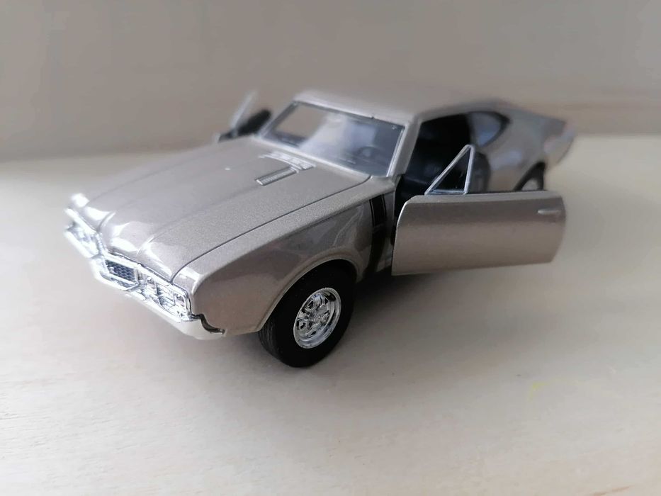 Олдсмобил 442 '68г в мащаб 1:34
