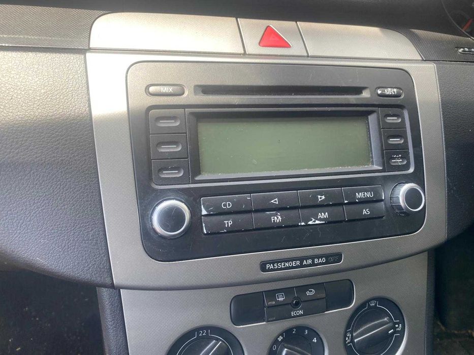 dezmembrez passat B6  break cod motor BKP /hayon passat/ usa fata