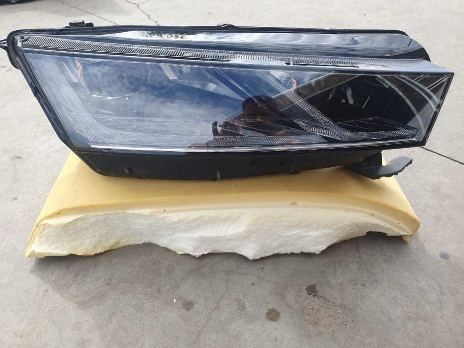 Far dreapta Skoda Octavia 4 FULL LED CRYSTAL LIGHTING