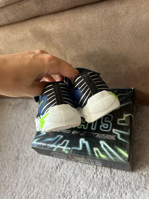 Детски светещи маратонки Skechers 21 номер